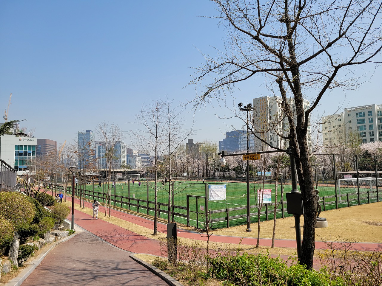 与观众建立